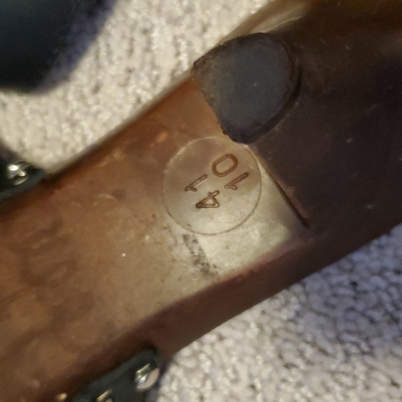 A GIANNETTI Studded Leather Sandals - Picture 8 of 13